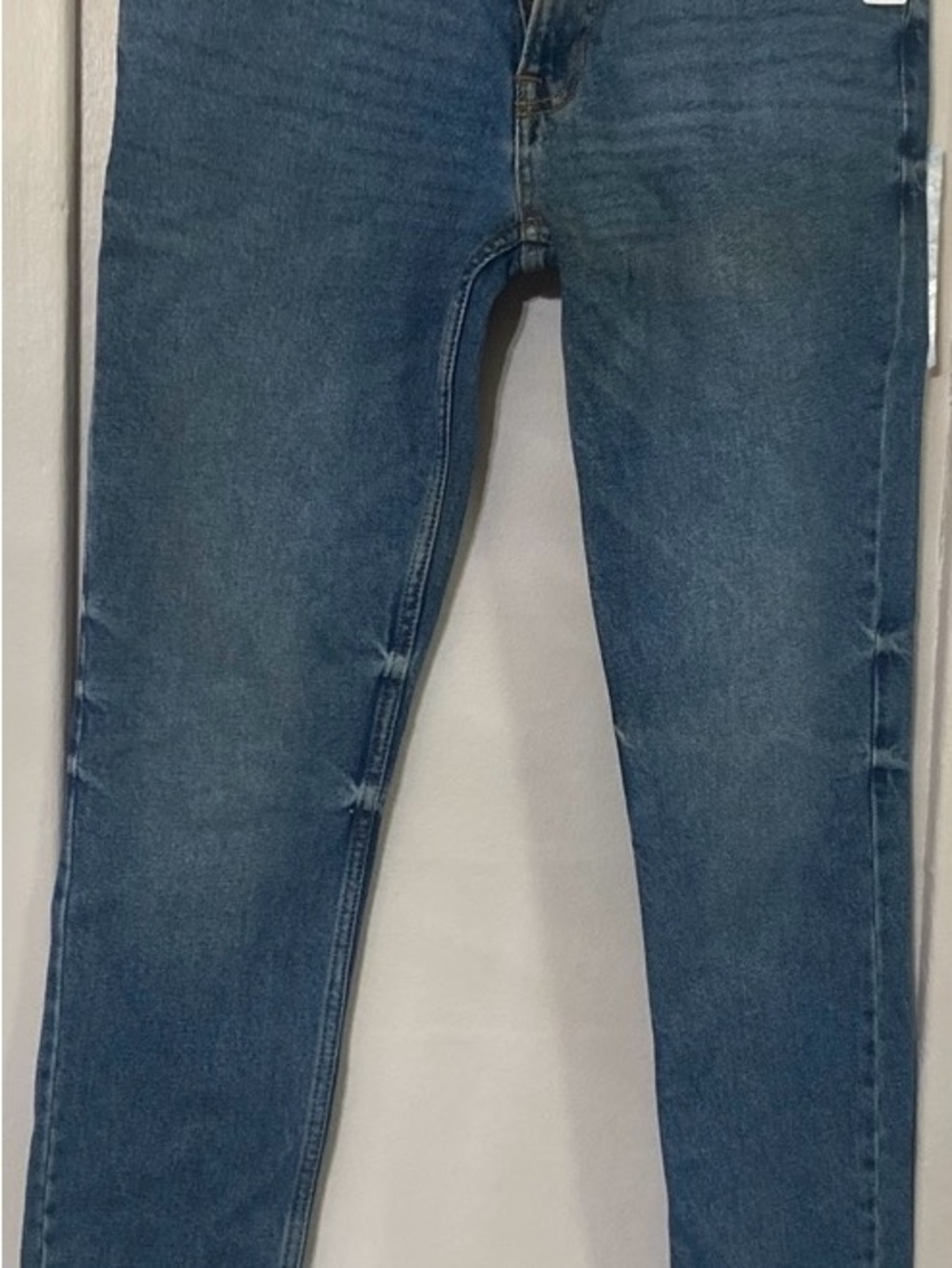 Arizona Jean Company Men's Skinny Jeans in Medium Blue Wash